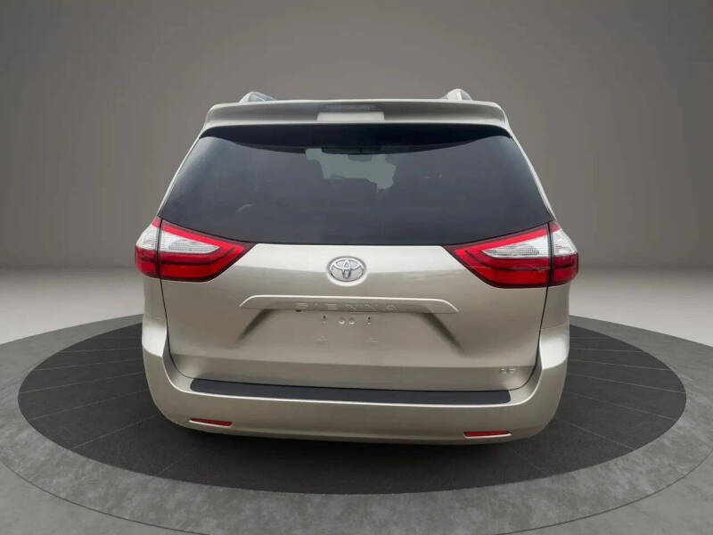 2017 Toyota Sienna