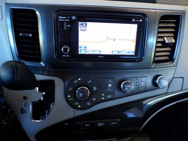 2012 Toyota Sienna LE 7-Passenger