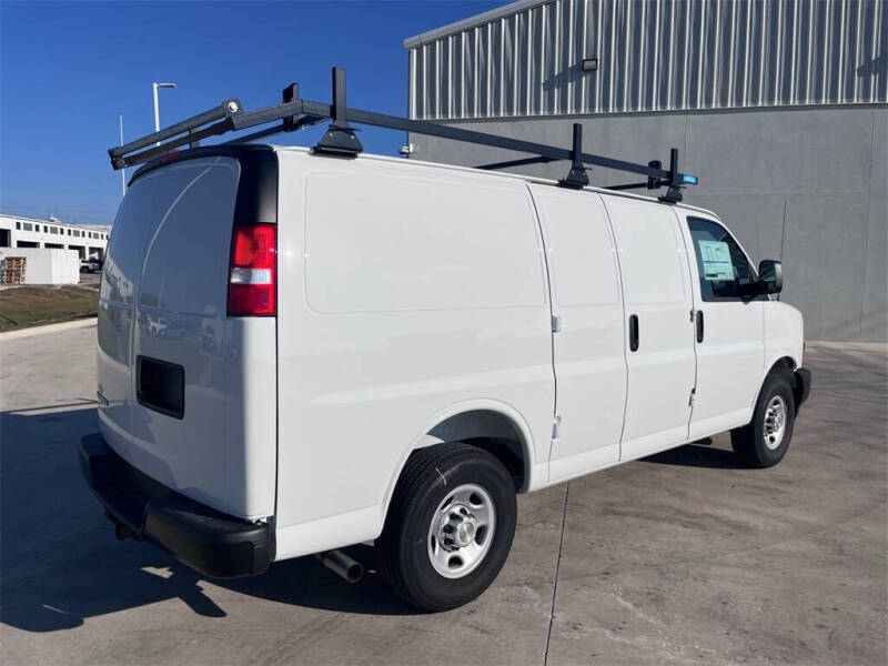2025 Chevrolet Express 2500