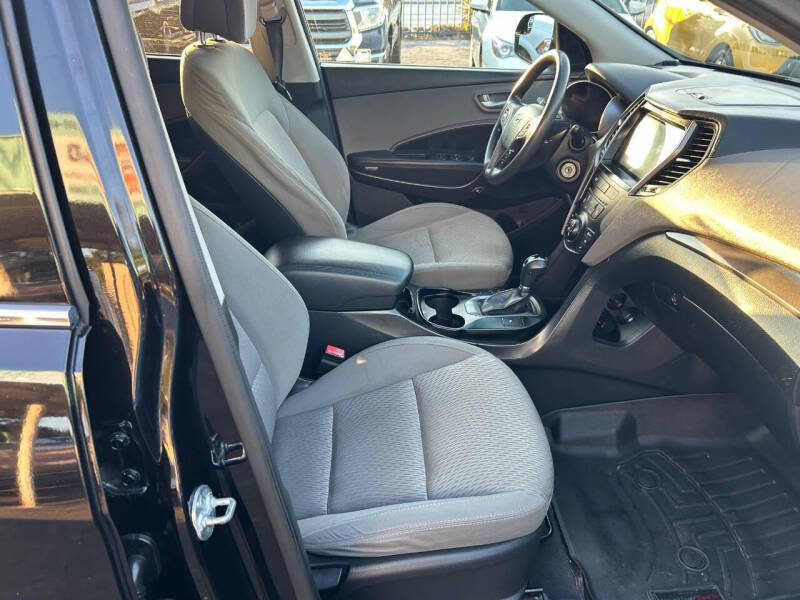 2016 Hyundai Santa Fe SE