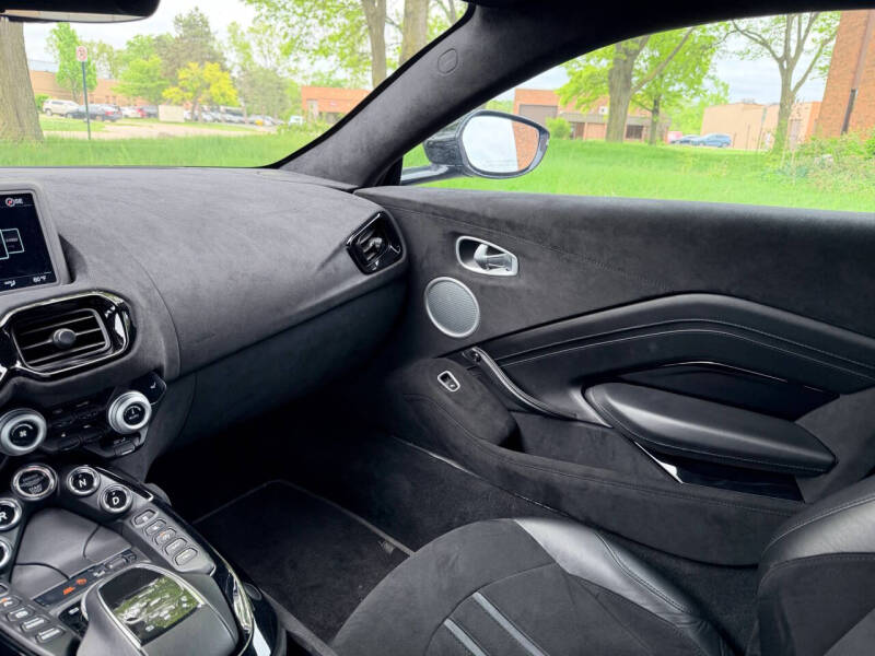 2020 Aston Martin Vantage