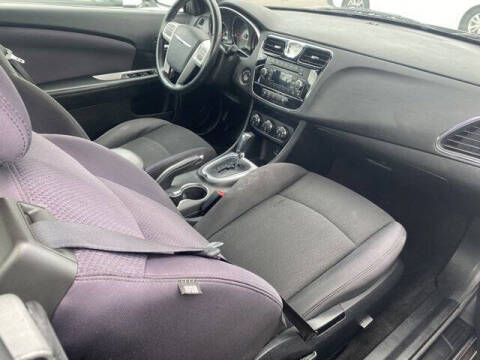 2013 Chrysler 200 Touring