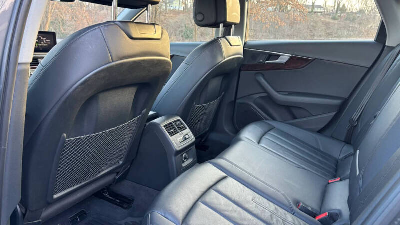 2019 Audi A4 quattro Premium 45 TFSI