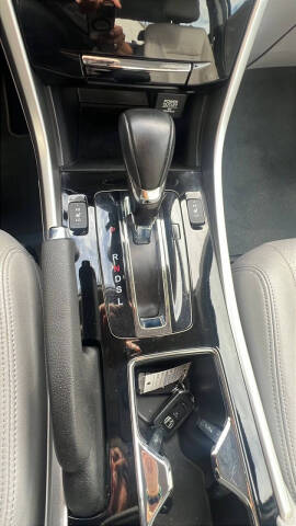 2017 Honda Accord EX-L w/Navi w/Honda Sensing