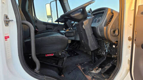 2011 Freightliner M2 106