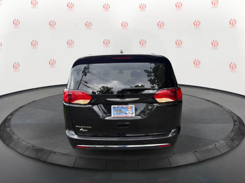 2018 Chrysler Pacifica Touring L Plus