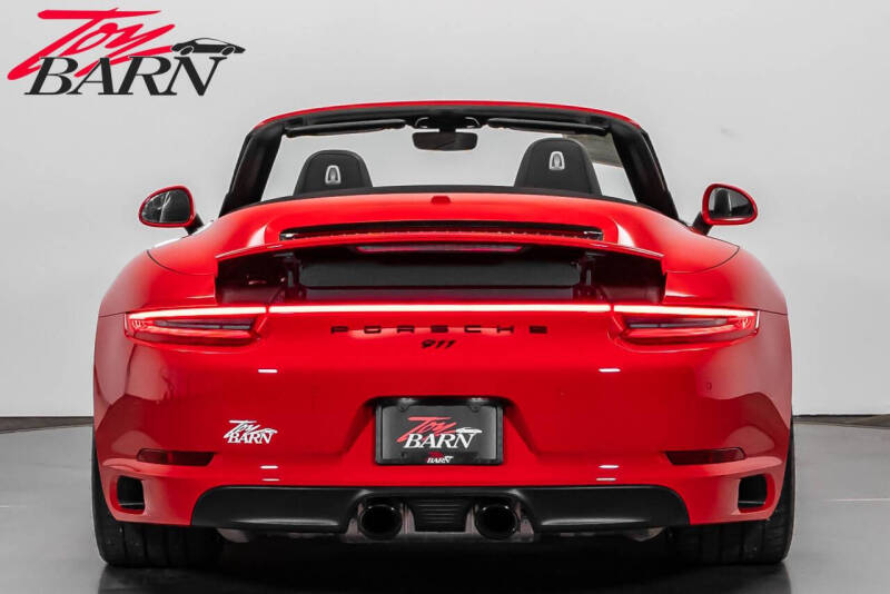 2018 Porsche 911 Carrera