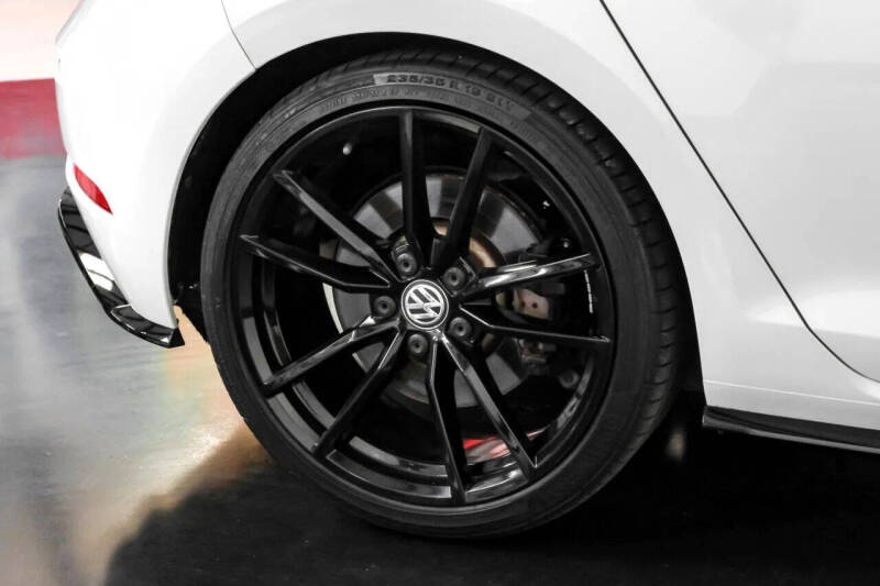 2019 Volkswagen Golf R 4Motion