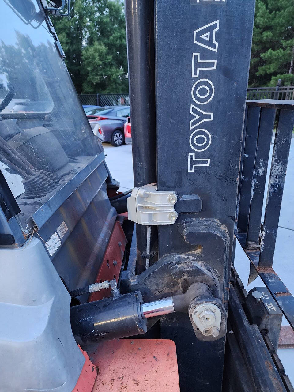 2004 Toyota 7FDAU50 Forklift for sale at PAKK AUTOMOTIVE in Peachland, NC