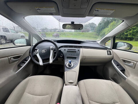 2010 Toyota Prius III