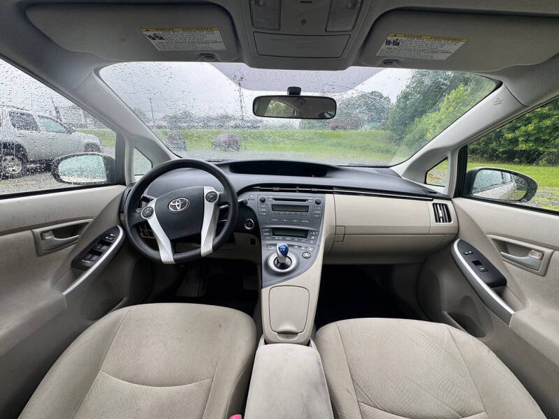 2010 Toyota Prius III