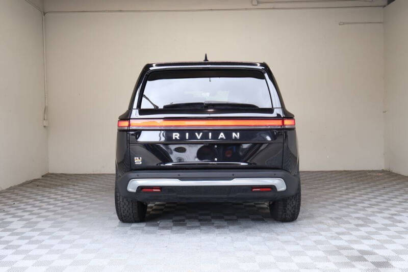 2022 Rivian R1S Launch Edition