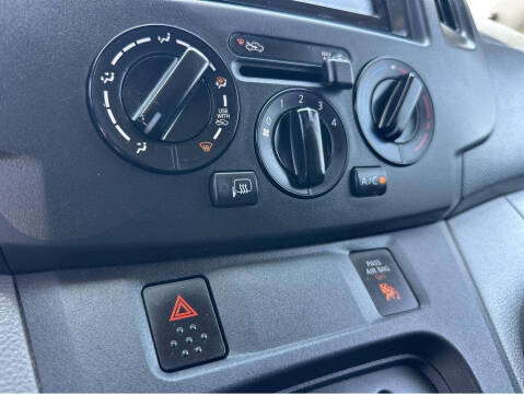 2015 Nissan NV200 SV