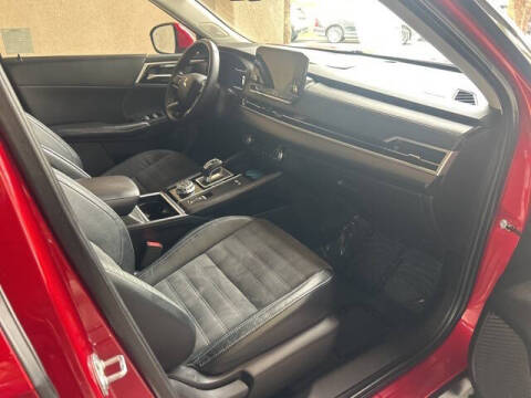 2023 Mitsubishi Outlander PHEV SE