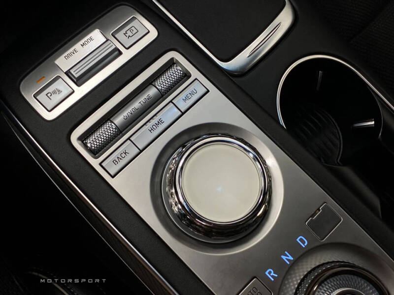 2023 Genesis GV70 2.5T Standard