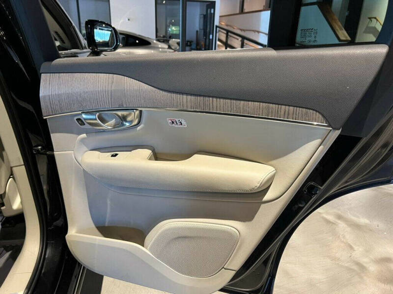 2023 Volvo XC90 B6 Plus Bright Theme 7P