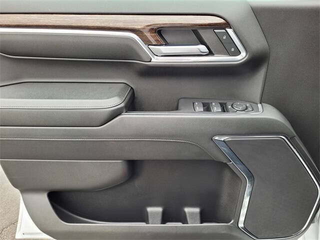 2024 GMC Sierra 1500 Elevation Standard