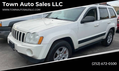 2006 Jeep Grand Cherokee for sale at Town Auto Sales LLC in New Bern NC