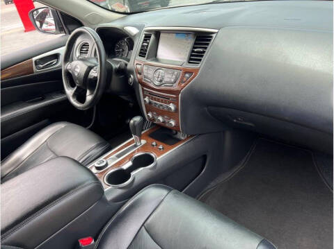 2020 Nissan Pathfinder Platinum