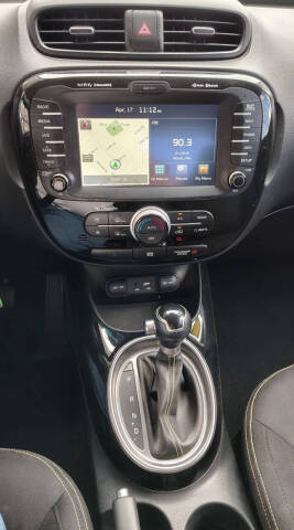2015 Kia Soul +