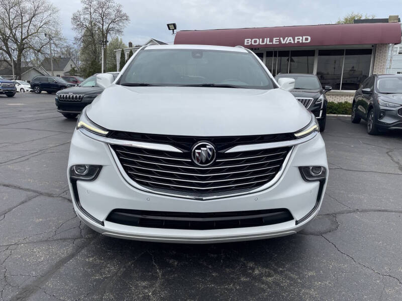 2023 Buick Enclave Essence