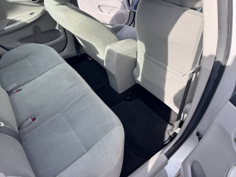 2011 Toyota Corolla LE