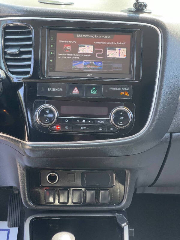 2017 Mitsubishi Outlander ES