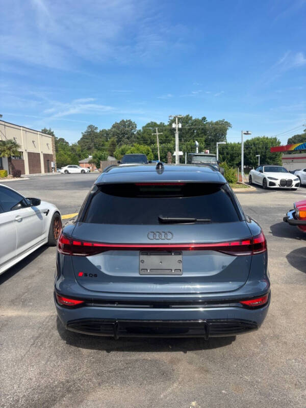 2025 Audi SQ6 e-tron quattro Premium Plus