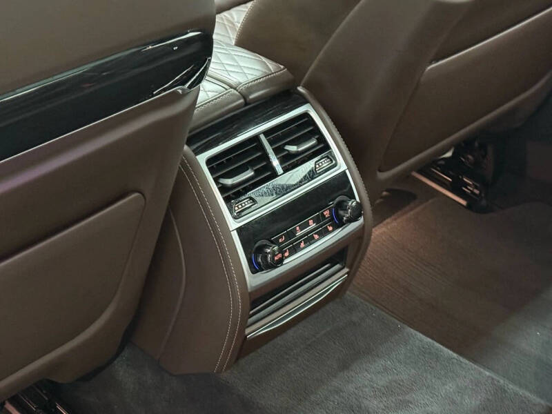 2022 BMW 7 Series 750i xDrive