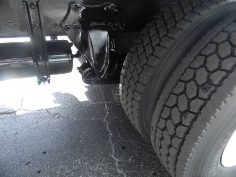 2017 Freightliner M2 106