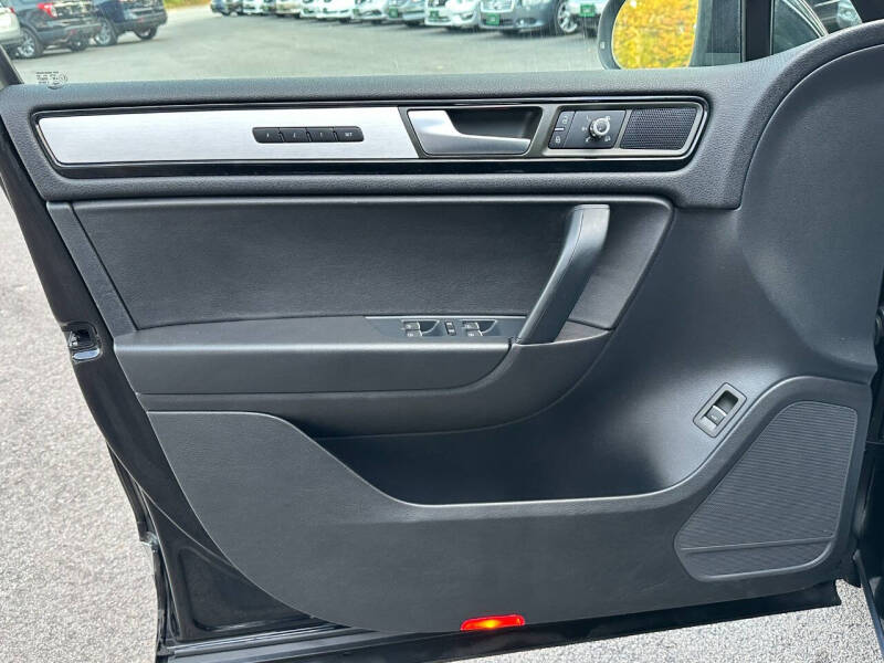 2014 Volkswagen Touareg V6 R-Line