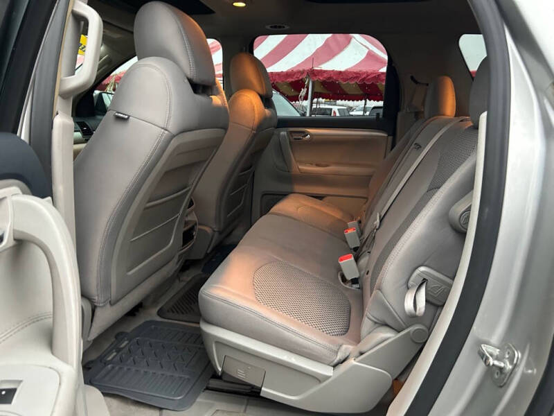 2008 Saturn Outlook XE