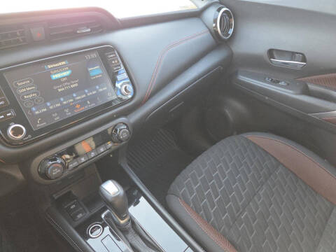 2021 Nissan Kicks SR