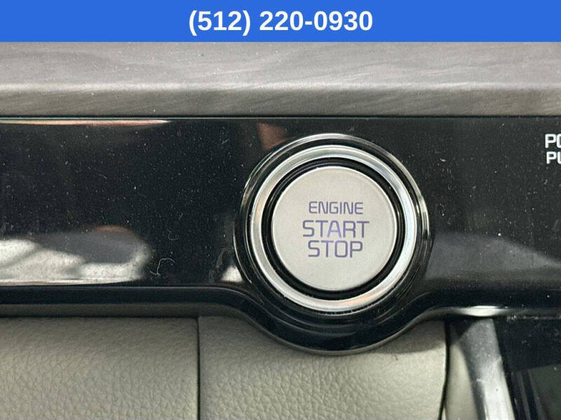 2023 Kia Carnival EX