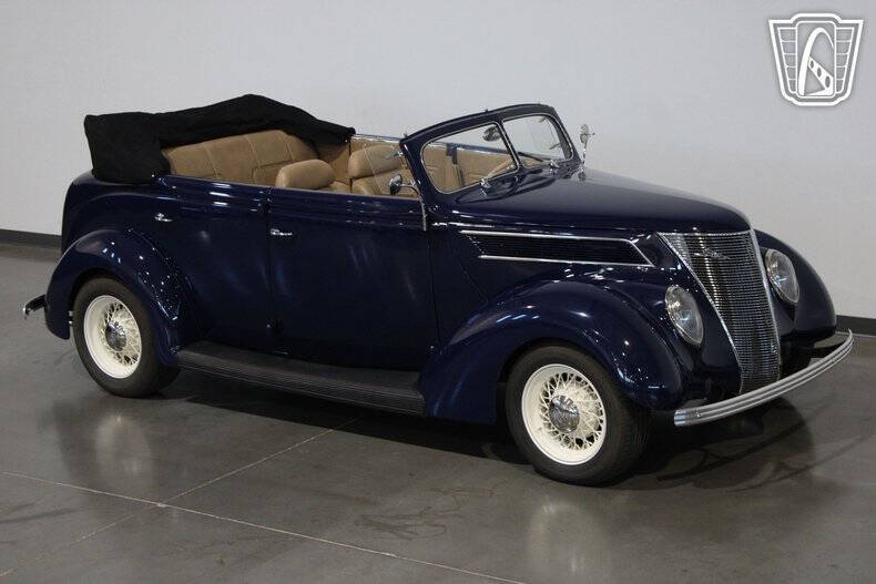 1937 Ford Phaeton