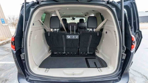 2021 Chrysler Pacifica Touring L