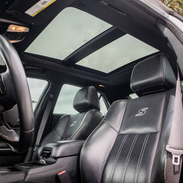 2018 Chrysler 300 S
