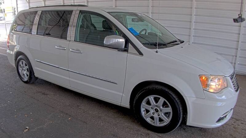 2011 Chrysler Town and Country for sale at Sensible Choice Auto Sales, Inc. in Longwood FL