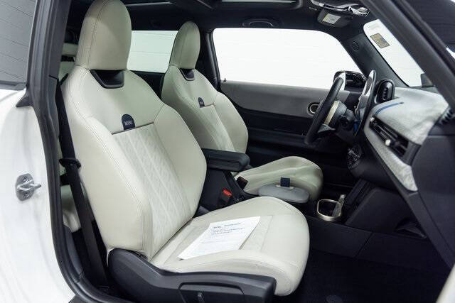 2025 MINI Hardtop 2 Door Cooper S Signature Trim