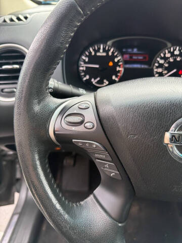 2017 Nissan Pathfinder SL