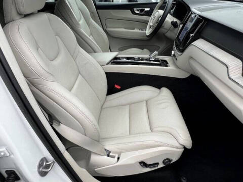 2022 Volvo XC60 B5 Inscription