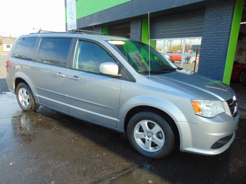 2013 Dodge Grand Caravan for sale at Schroeder Auto Wholesale in Medford OR