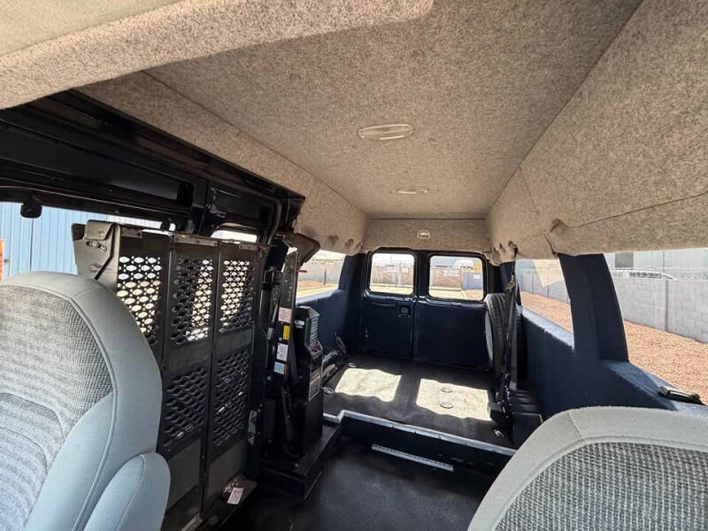 2003 Ford E-Series