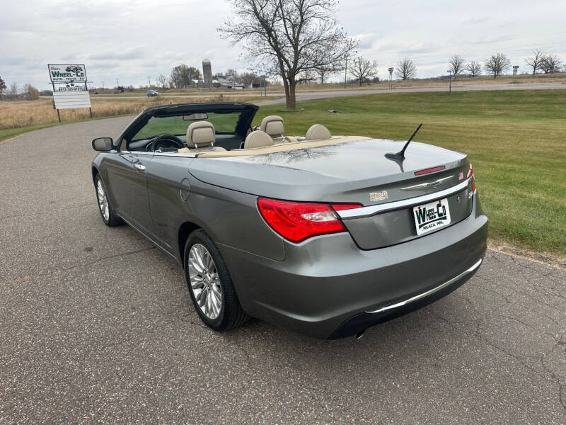 2011 Chrysler 200 Limited