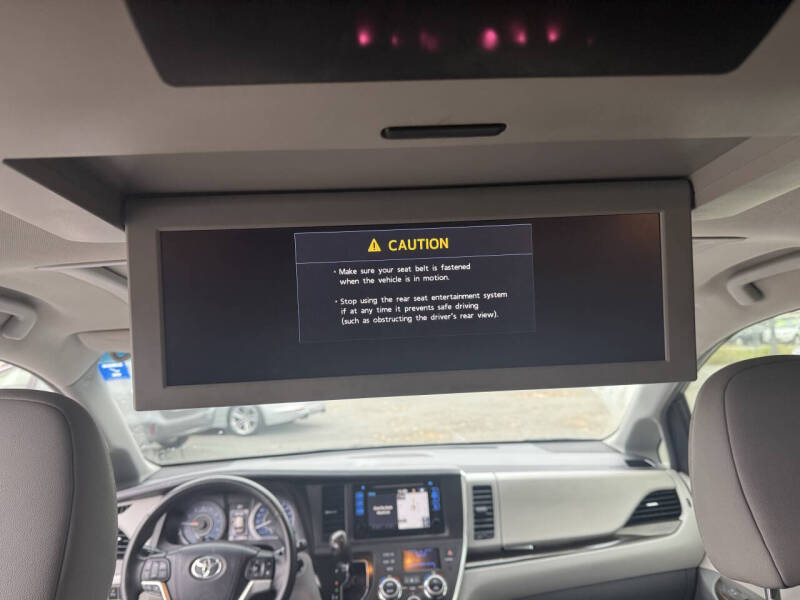 2015 Toyota Sienna XLE Premium 8-Passenger