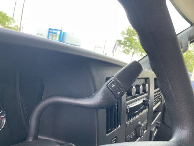 2025 Chevrolet Express 3500