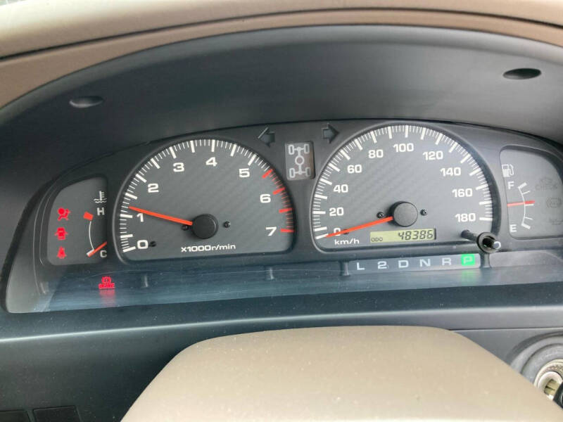 2000 Toyota Hilux