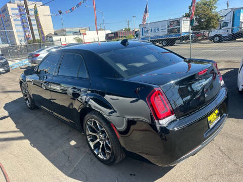 2019 Chrysler 300 S