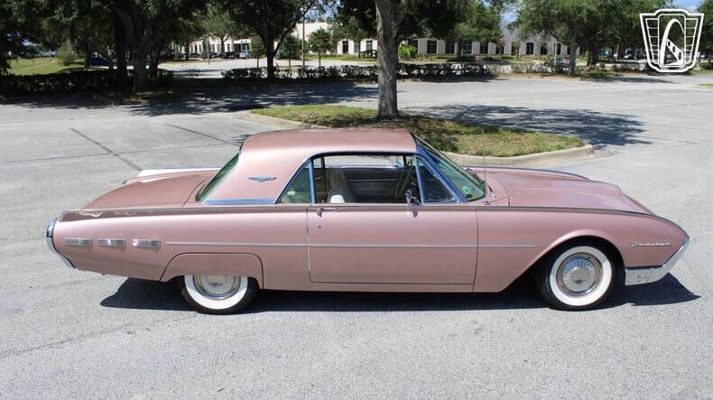 1962 Ford Thunderbird