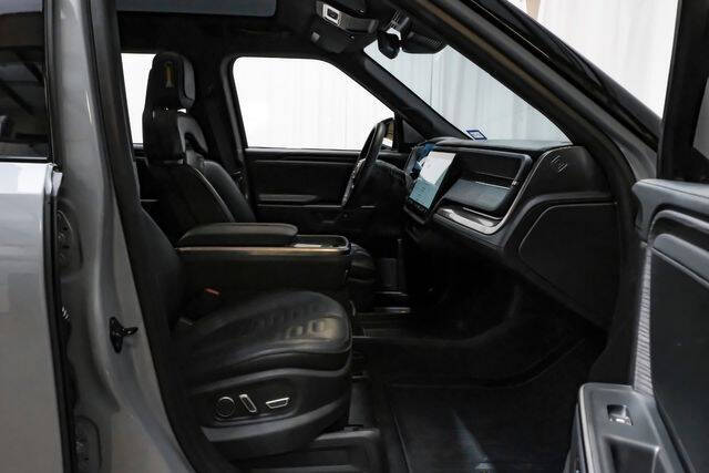 2025 Rivian R1S